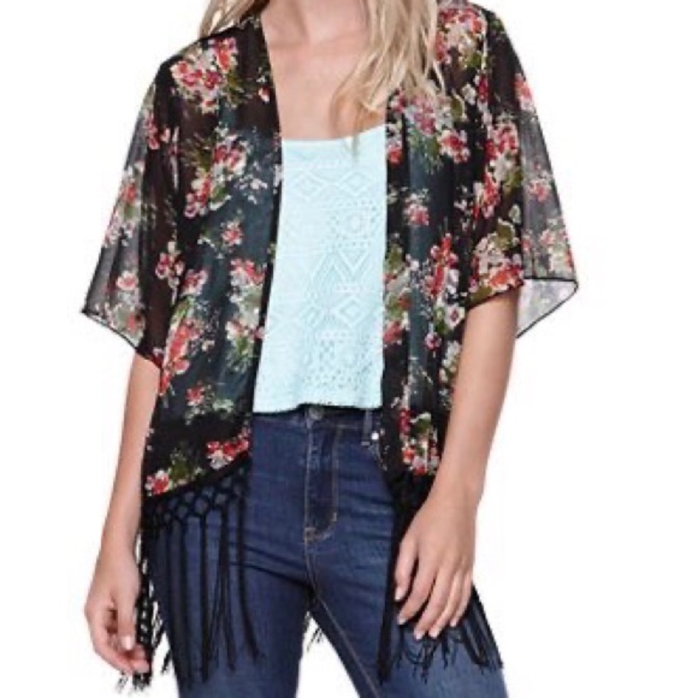 LA Hearts Fringe Edge Short Floral Kimono